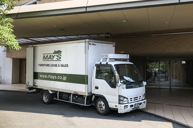 MAYSの配送用トラック