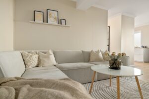 心が落ち着く部屋の特徴とは？心地よい環境の作り方とレイアウトのコツ イメージ